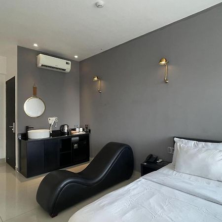 A In Hotel Riverside โฮจิมินห์ซิตี้ ภายนอก รูปภาพ