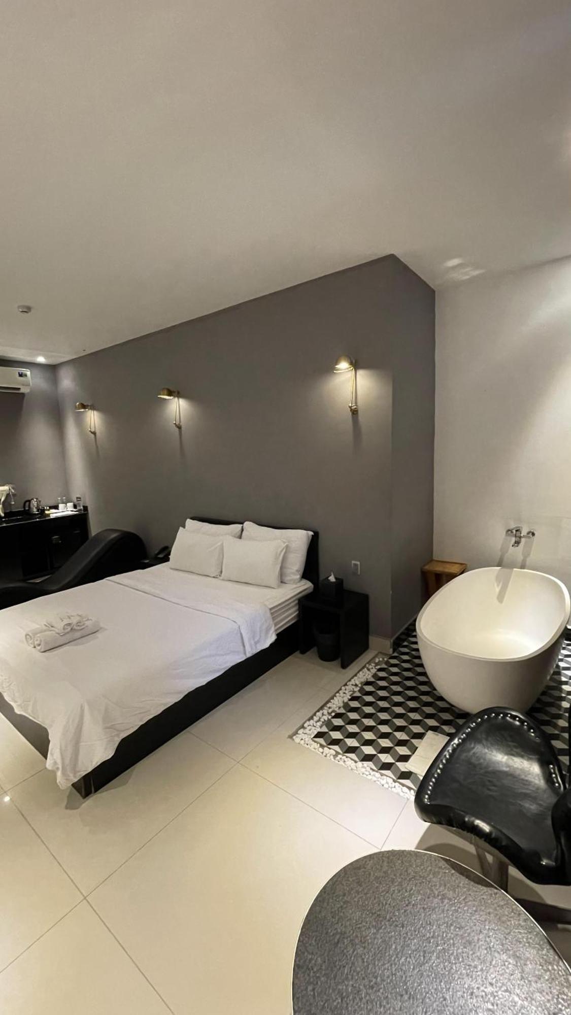 A In Hotel Riverside โฮจิมินห์ซิตี้ ภายนอก รูปภาพ